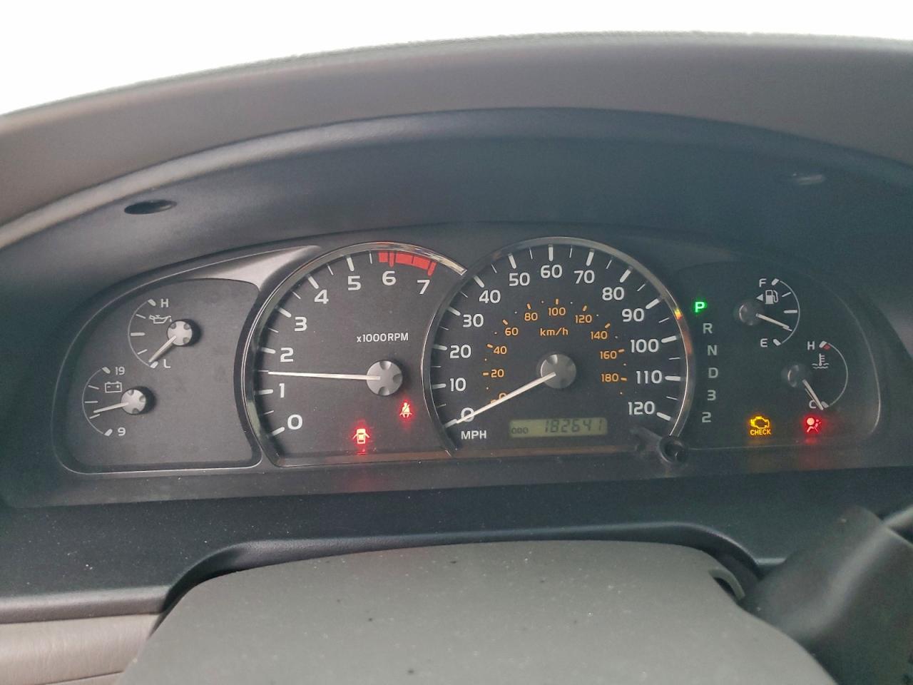 2005 TOYOTA SEQUOIA SR5 photo 17