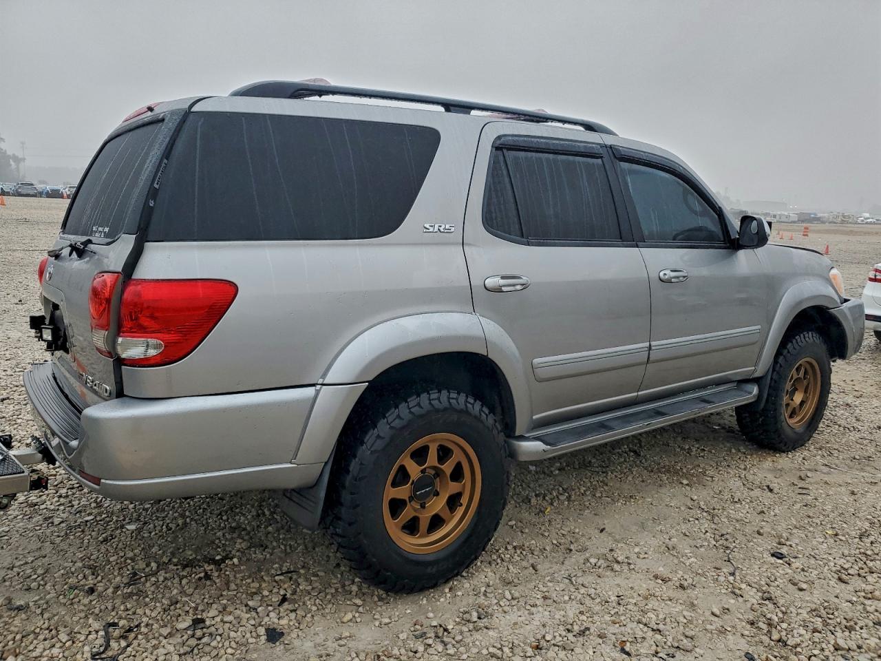 2005 TOYOTA SEQUOIA SR5 photo 5