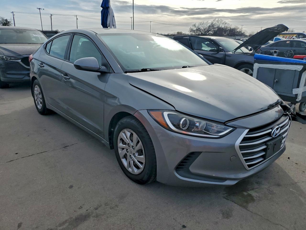 2017 HYUNDAI ELANTRA SE photo 4