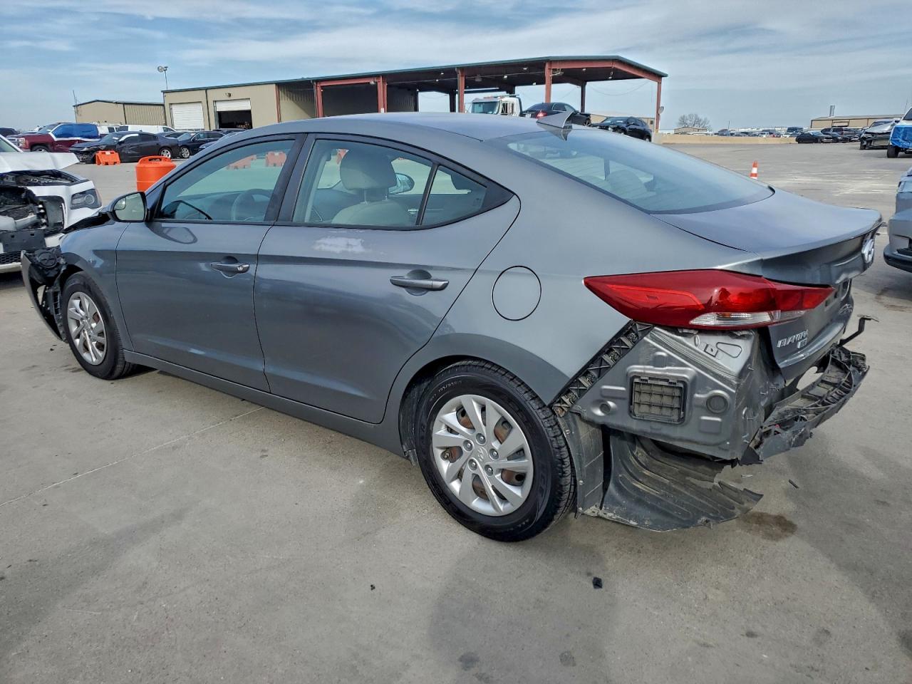 2017 HYUNDAI ELANTRA SE photo 2