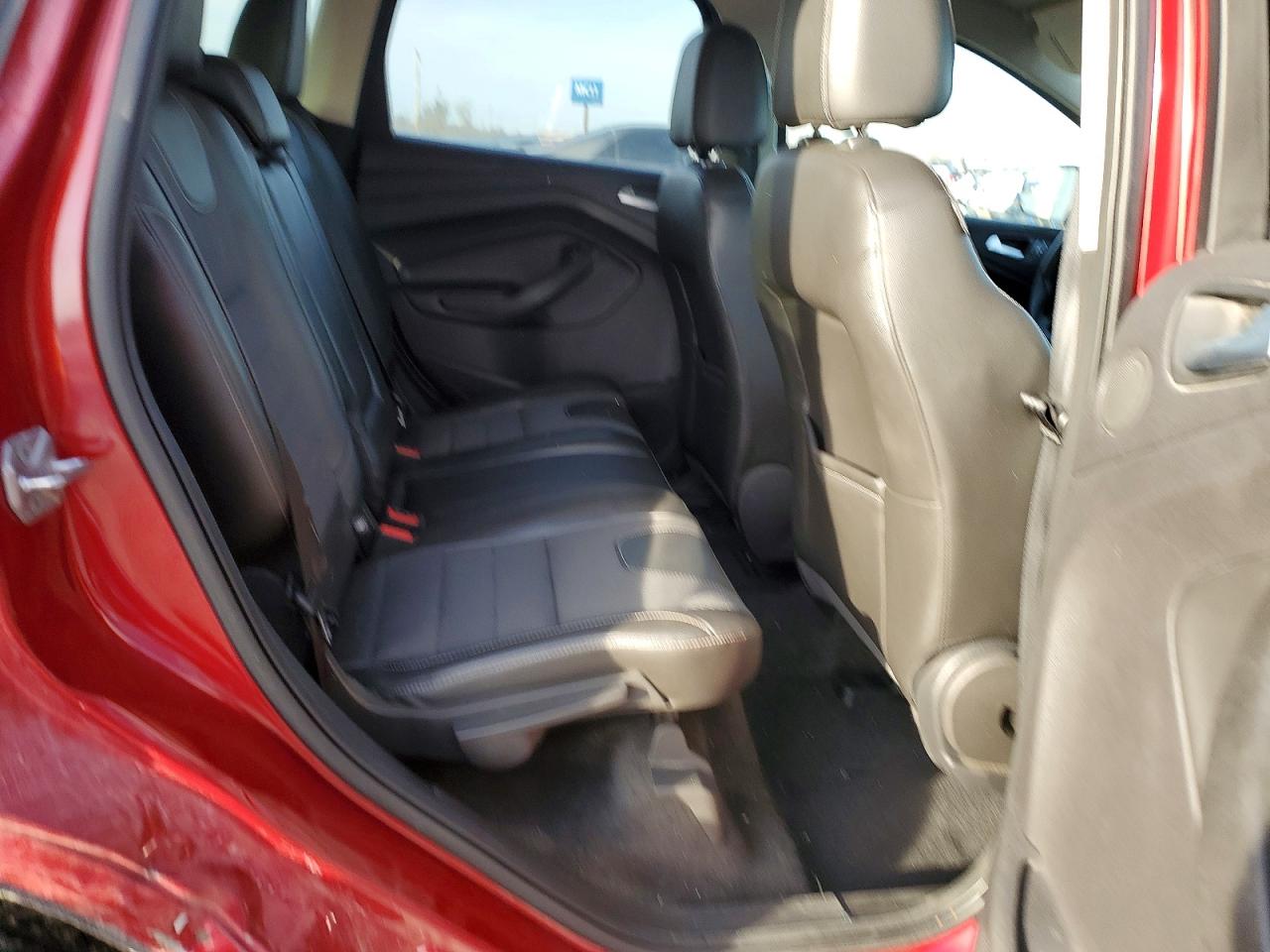 2016 FORD ESCAPE SE photo 11