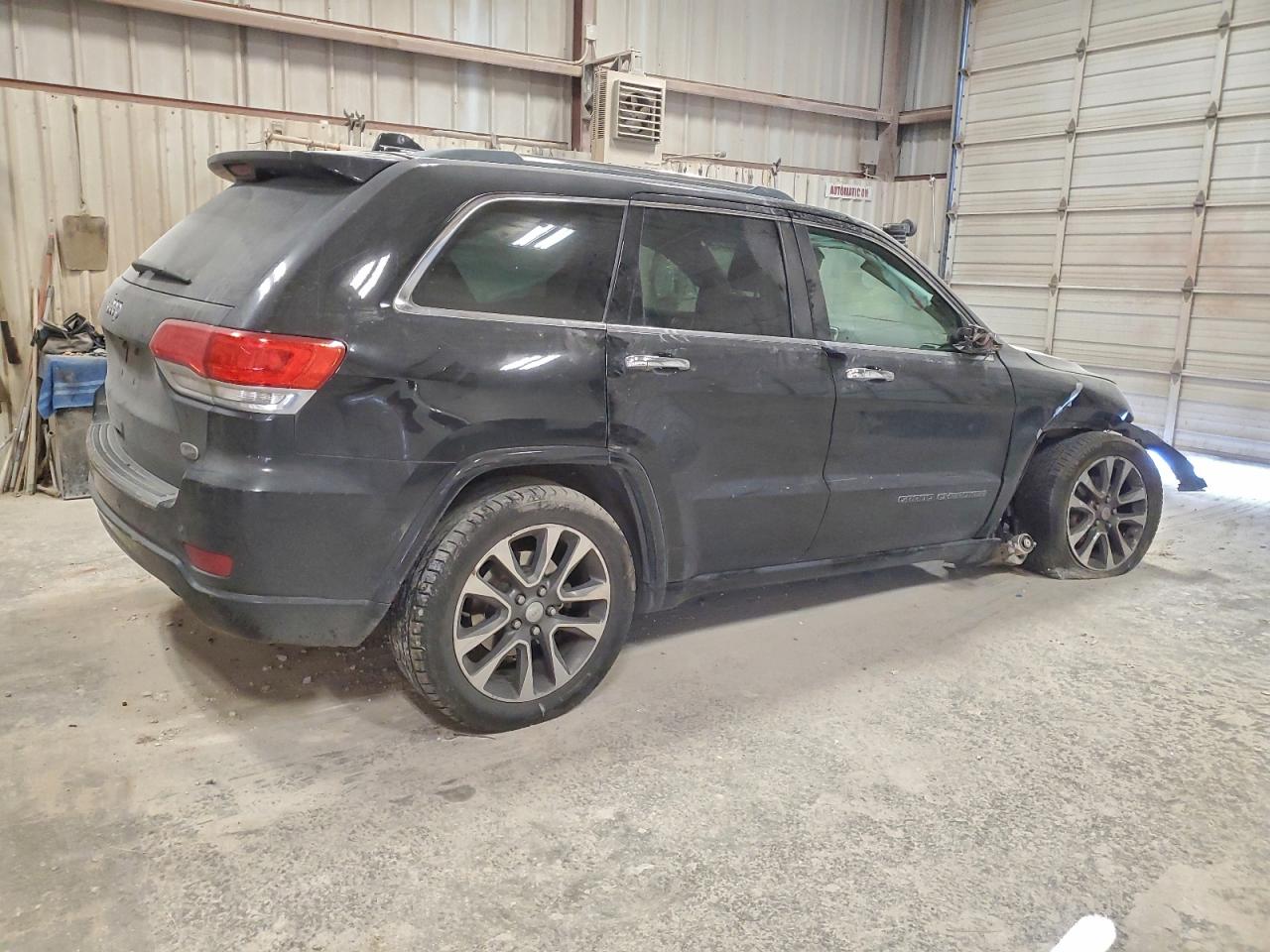 2018 JEEP GRAND CHEROKEE OVERLAND photo 3