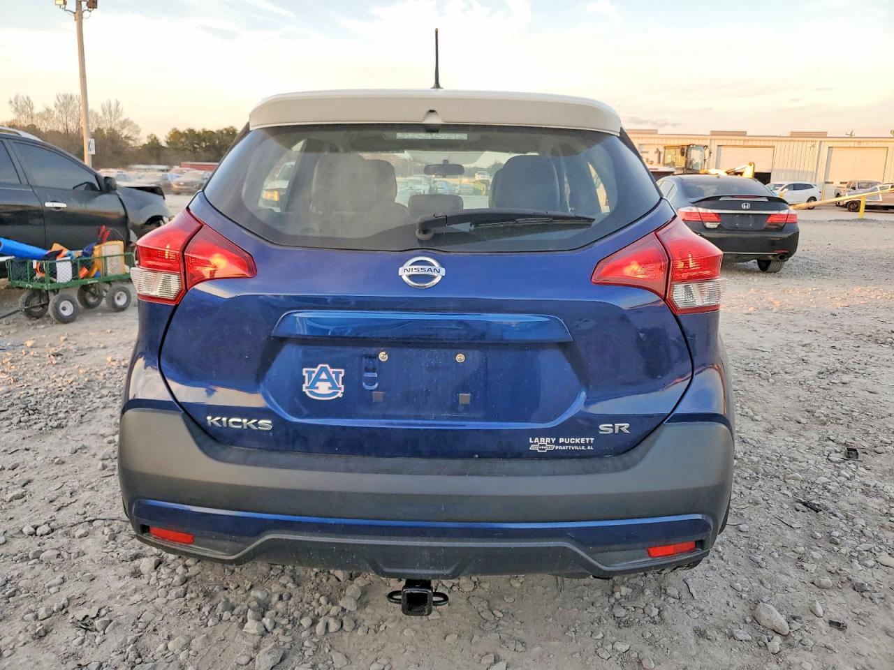 2018 NISSAN KICKS S photo 6