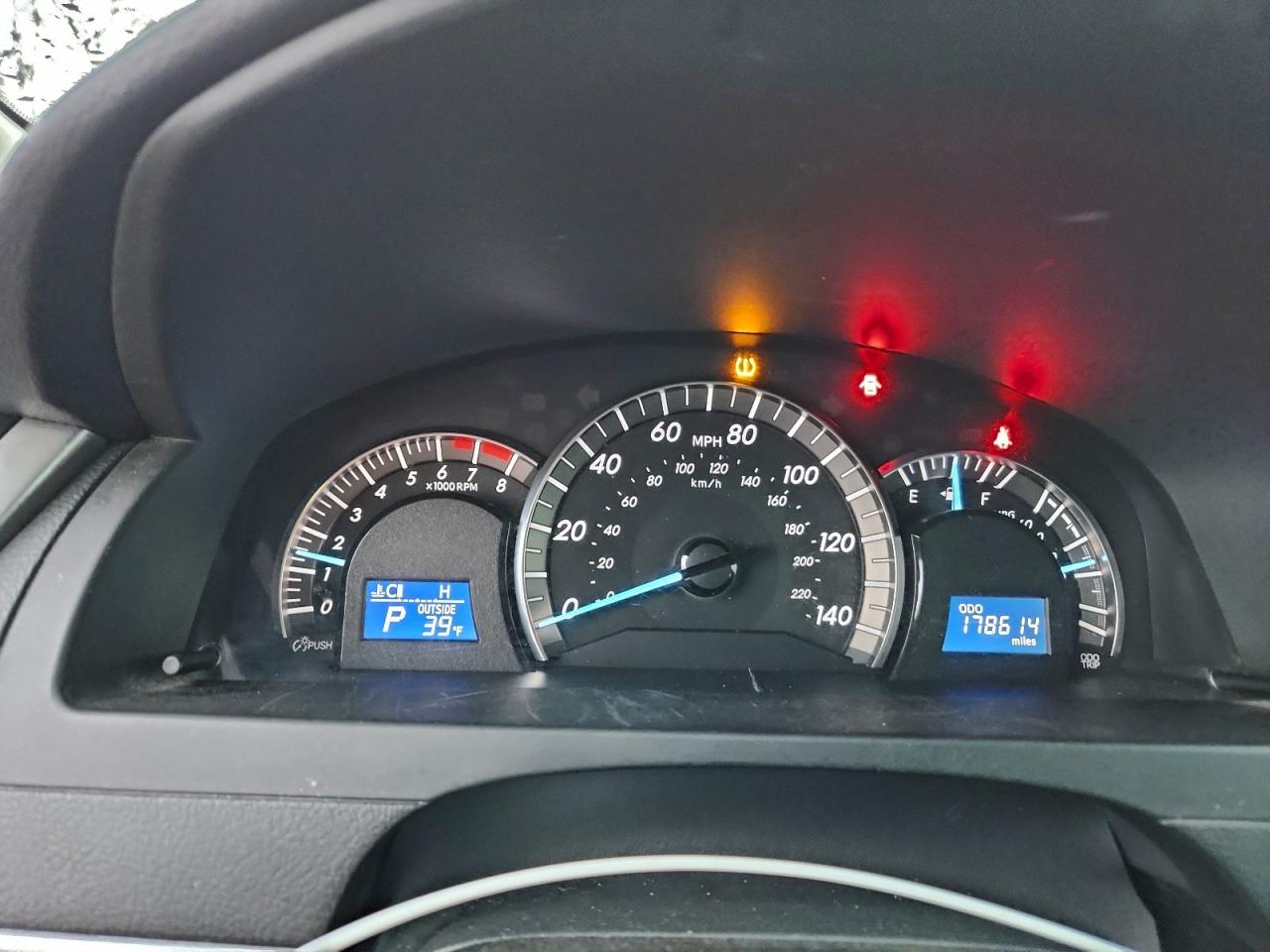 2012 TOYOTA CAMRY BASE photo 25