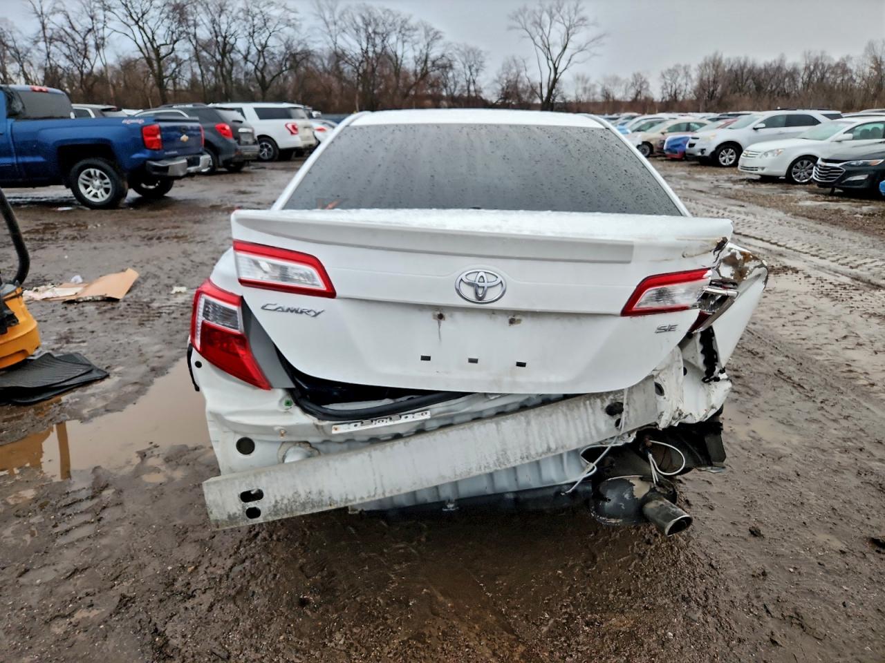 2012 TOYOTA CAMRY BASE photo 16