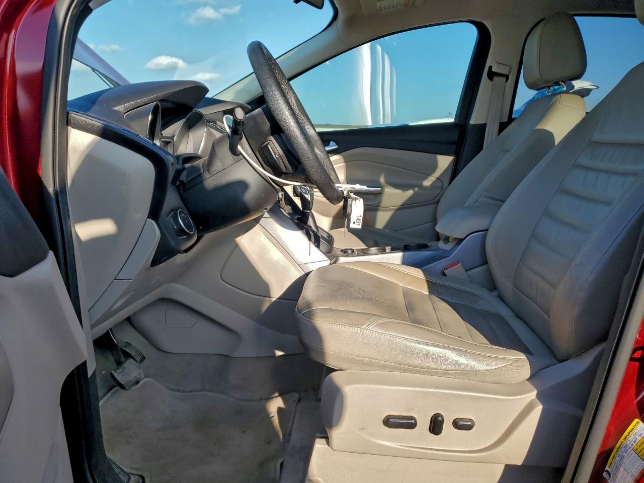 2015 FORD ESCAPE SE photo 13