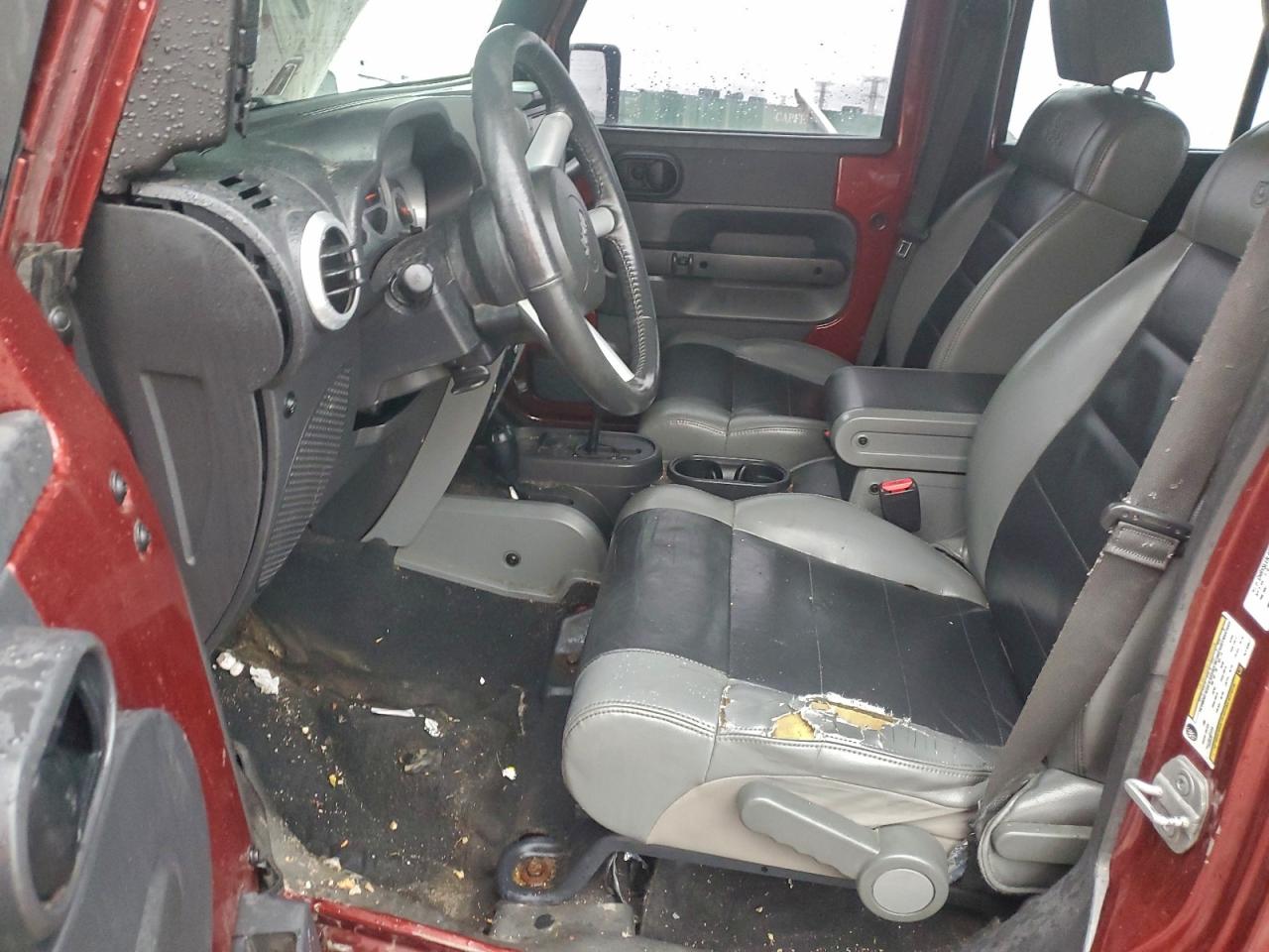 2010 JEEP WRANGLER UNLIMITED SAHARA photo 19