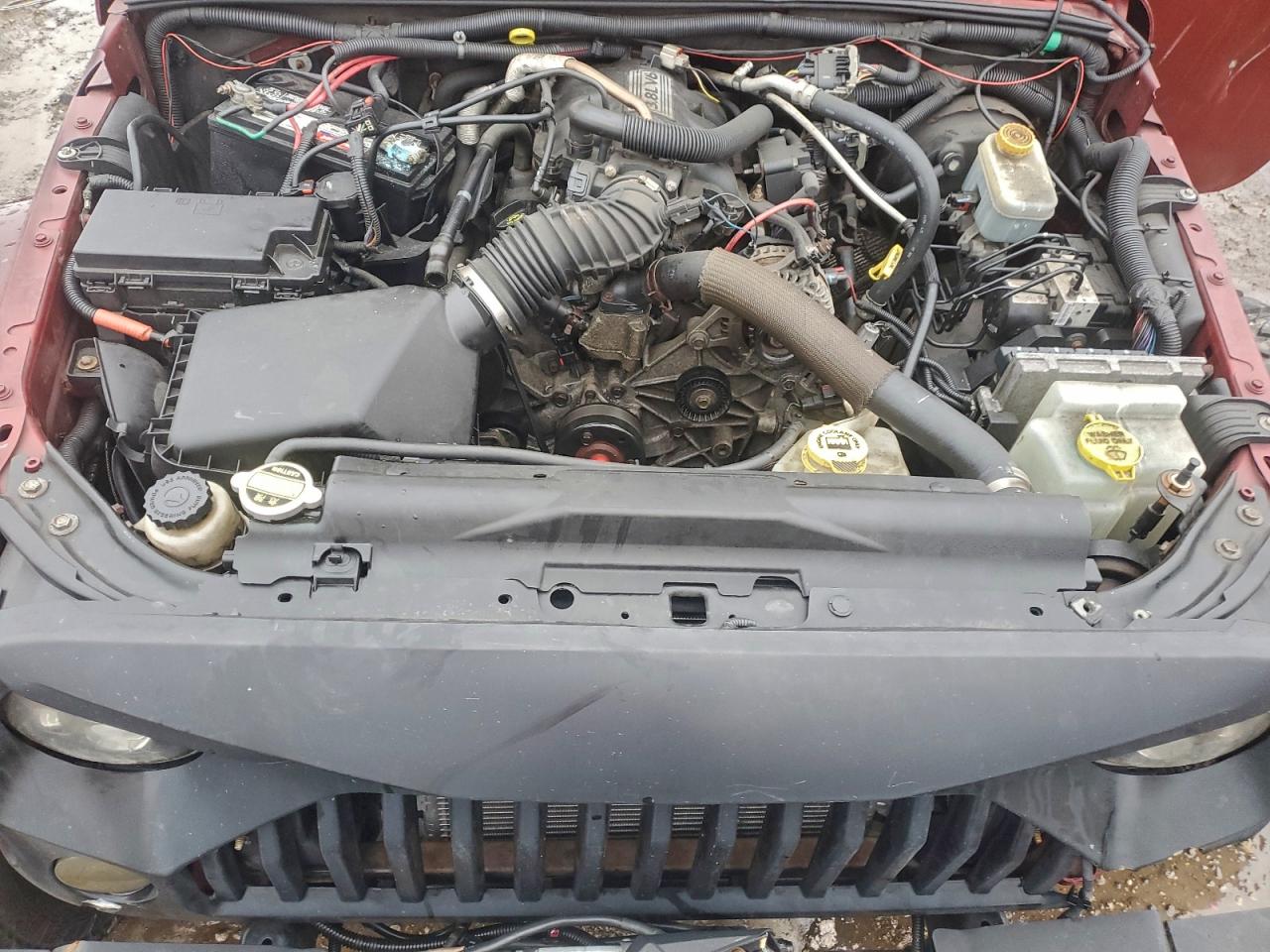 2010 JEEP WRANGLER UNLIMITED SAHARA photo 31