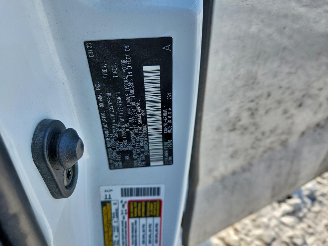 2023 TOYOTA HIGHLANDER HYBRID LE photo 12
