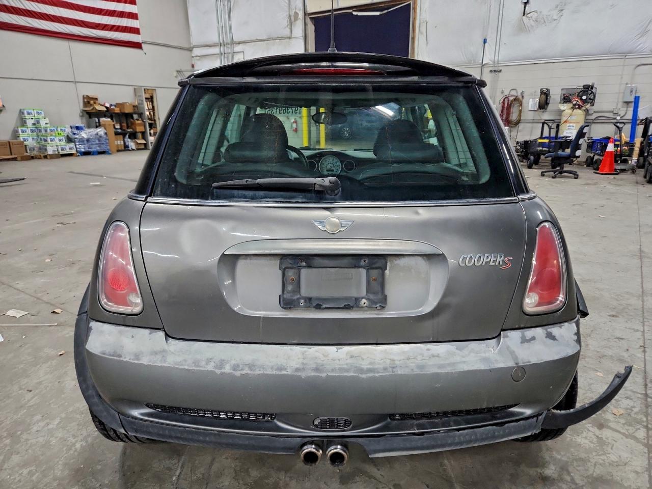 2006 MINI COOPER S photo 6