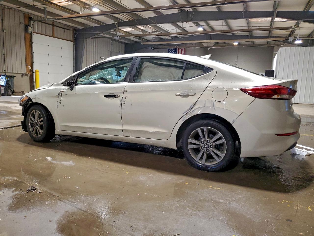 2017 HYUNDAI ELANTRA SE photo 2