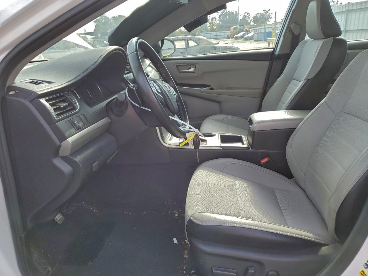 2017 TOYOTA CAMRY LE photo 7