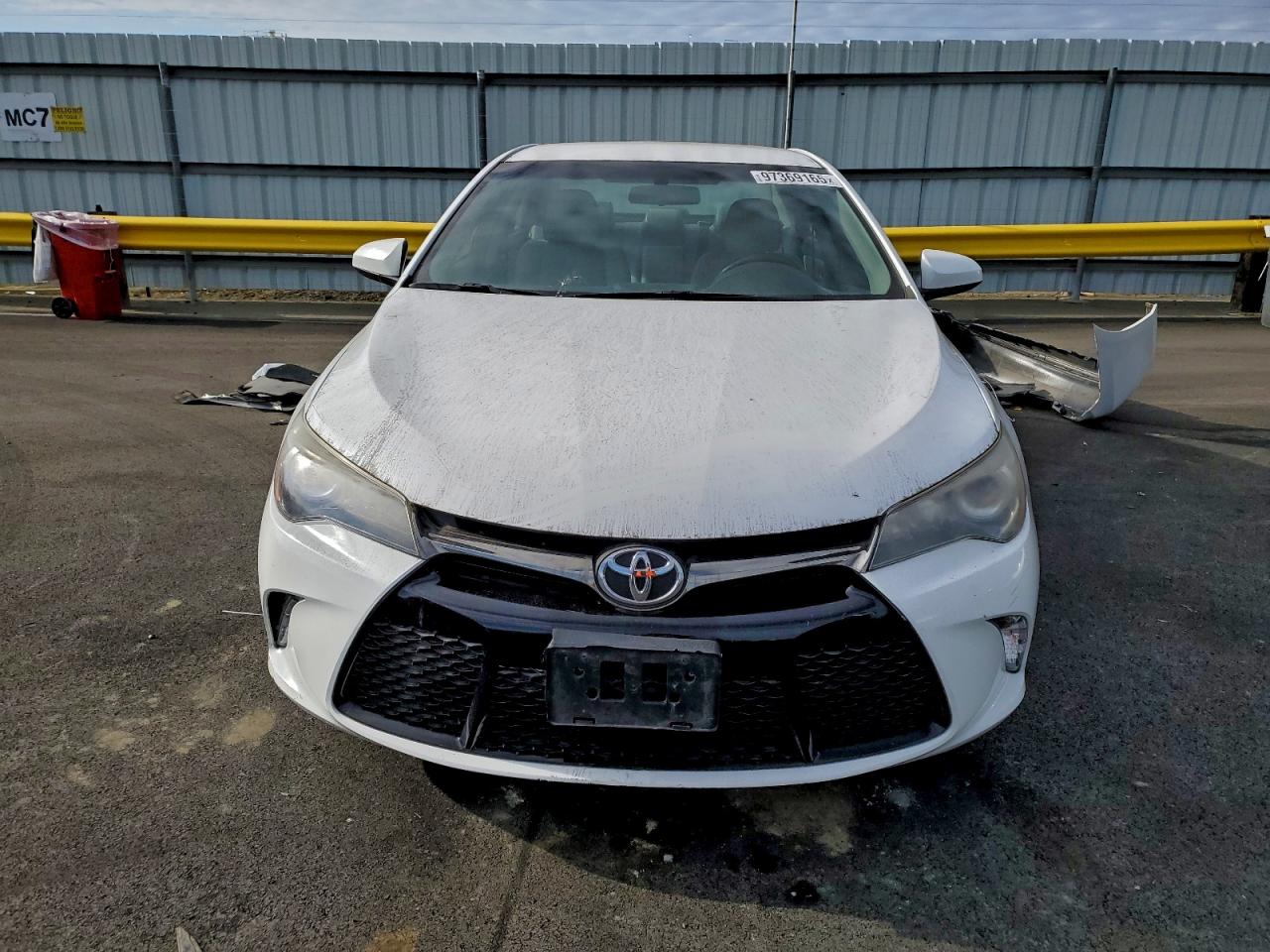 2017 TOYOTA CAMRY LE photo 5