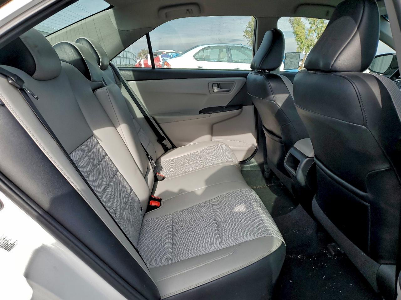 2017 TOYOTA CAMRY LE photo 10