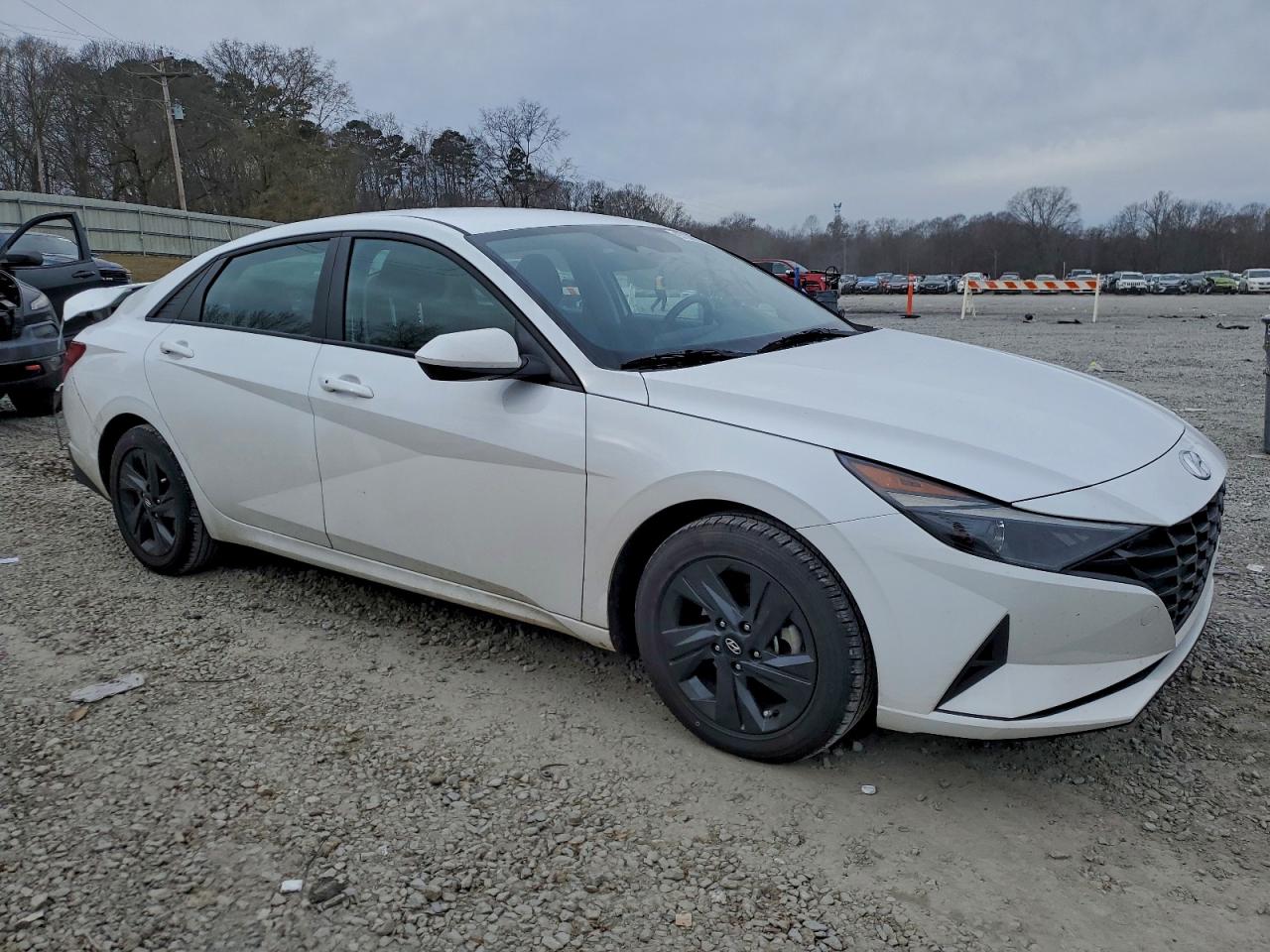 2022 HYUNDAI ELANTRA BLUE photo 4