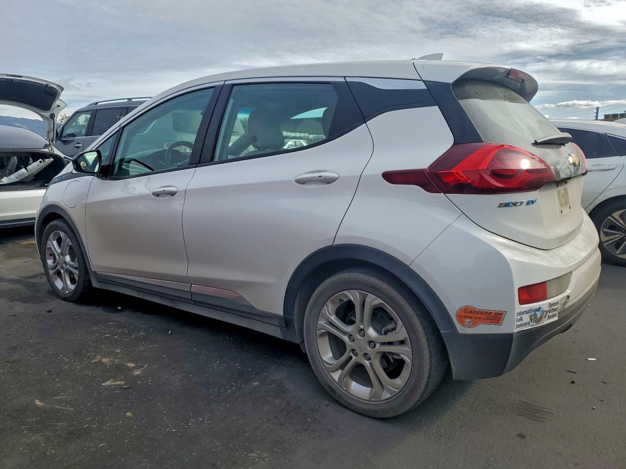 2019 CHEVROLET BOLT EV LT photo 2
