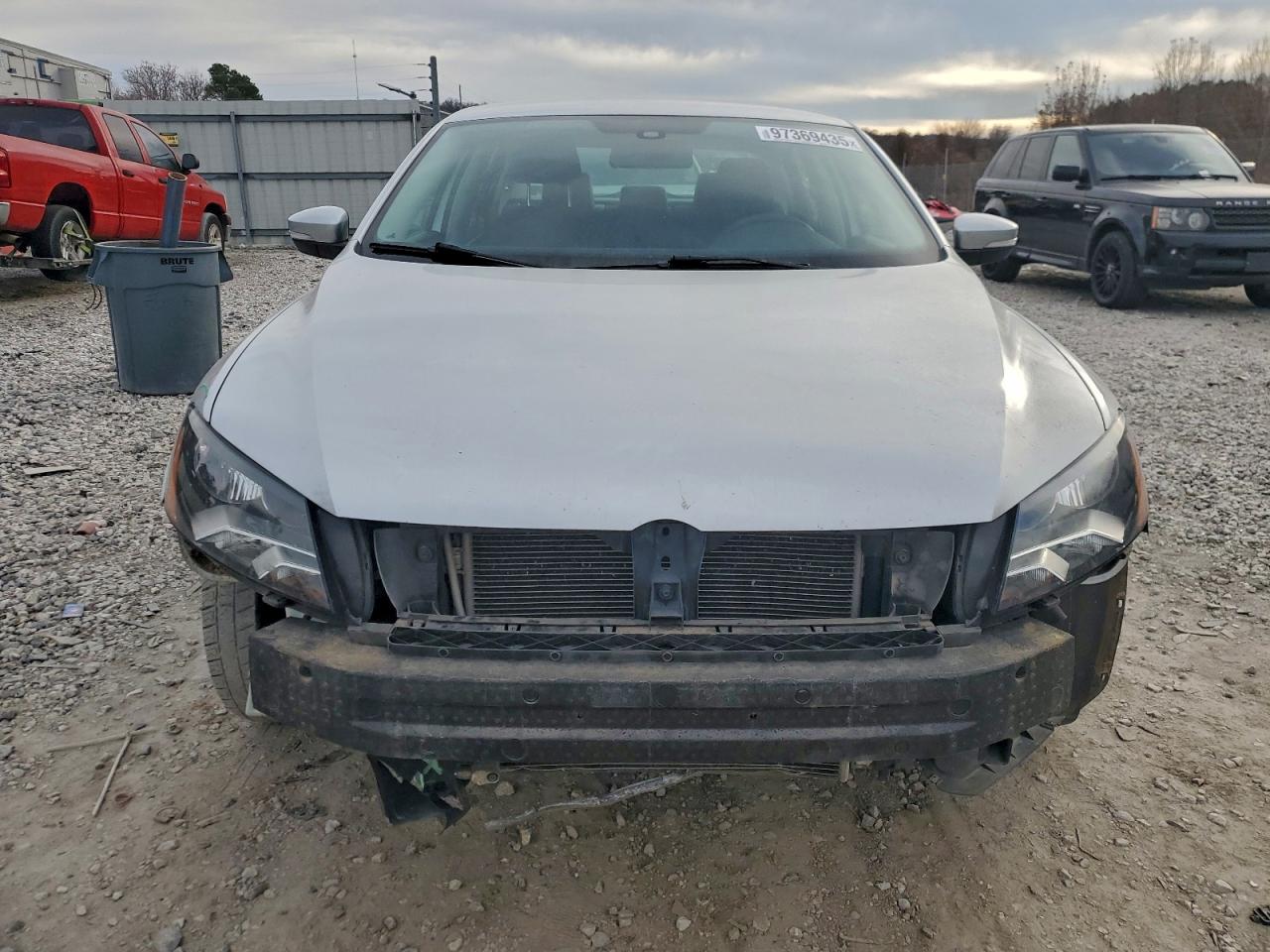 2015 VOLKSWAGEN PASSAT S photo 5