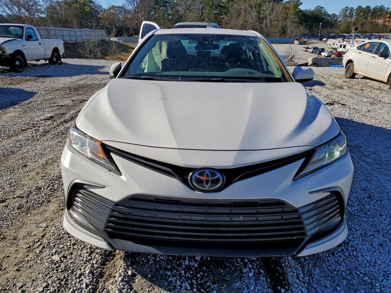 2024 TOYOTA CAMRY LE photo 5