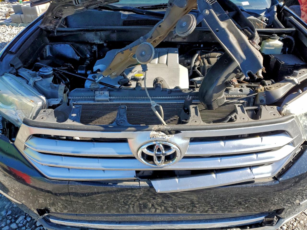 2013 TOYOTA HIGHLANDER BASE photo 12