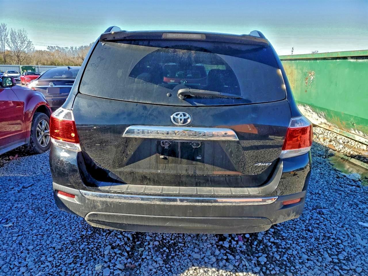 2013 TOYOTA HIGHLANDER BASE photo 6