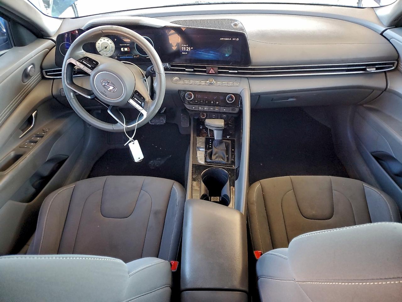 2023 HYUNDAI ELANTRA SEL photo 8