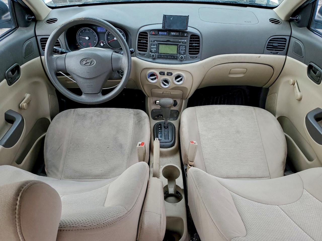 2010 HYUNDAI ACCENT GLS photo 8
