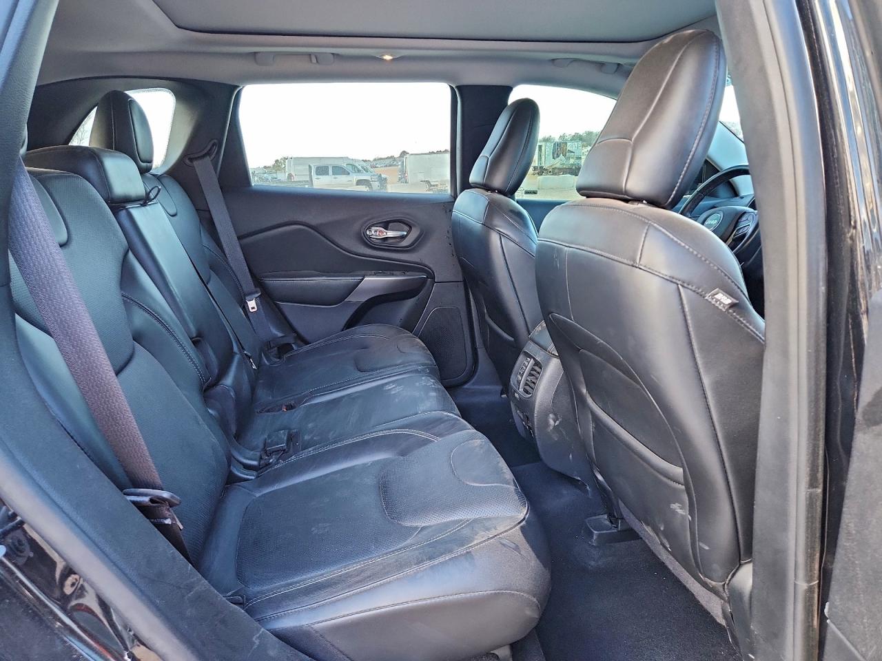 2019 JEEP CHEROKEE LIMITED photo 11
