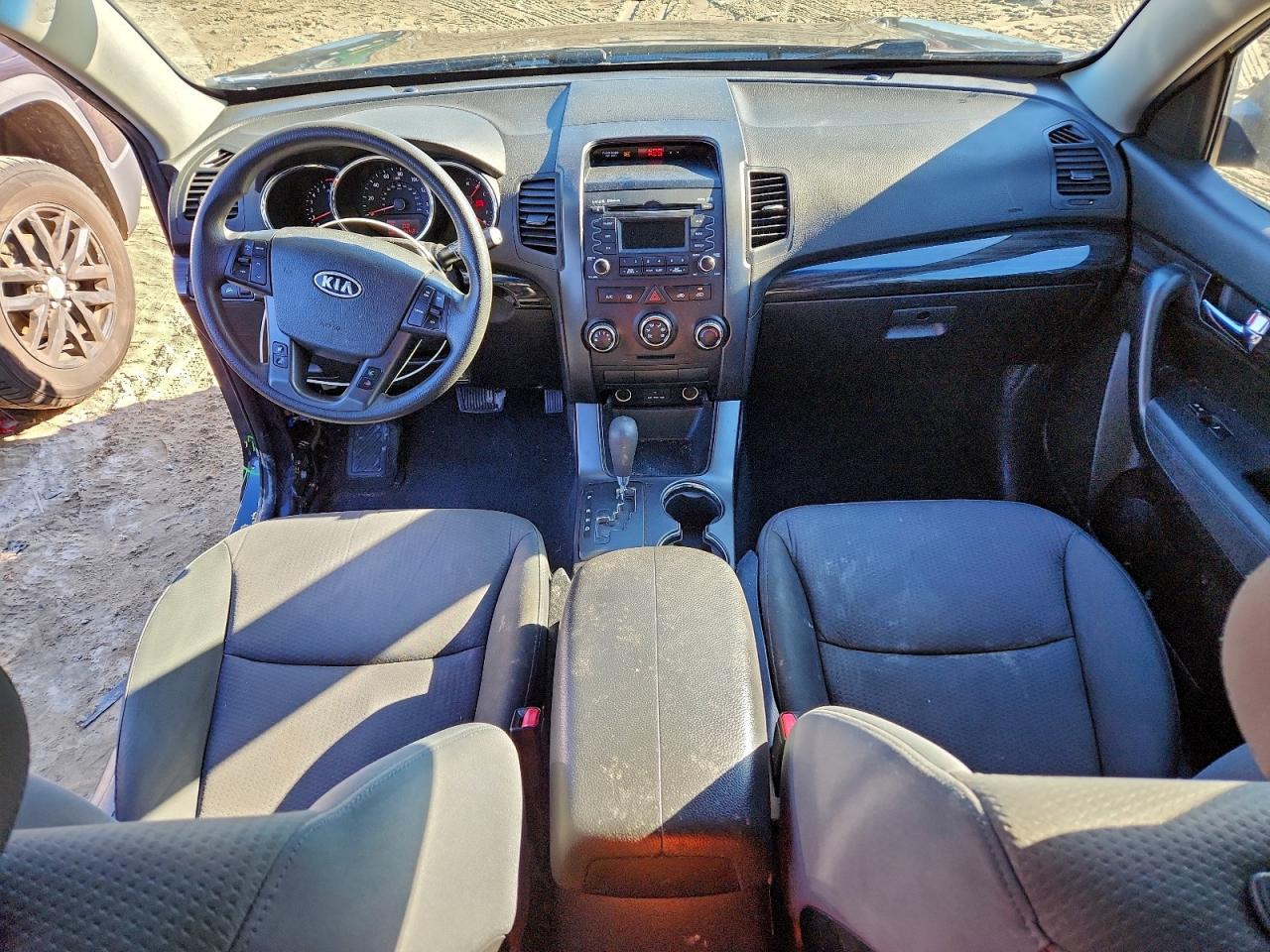 2013 KIA SORENTO LX photo 8