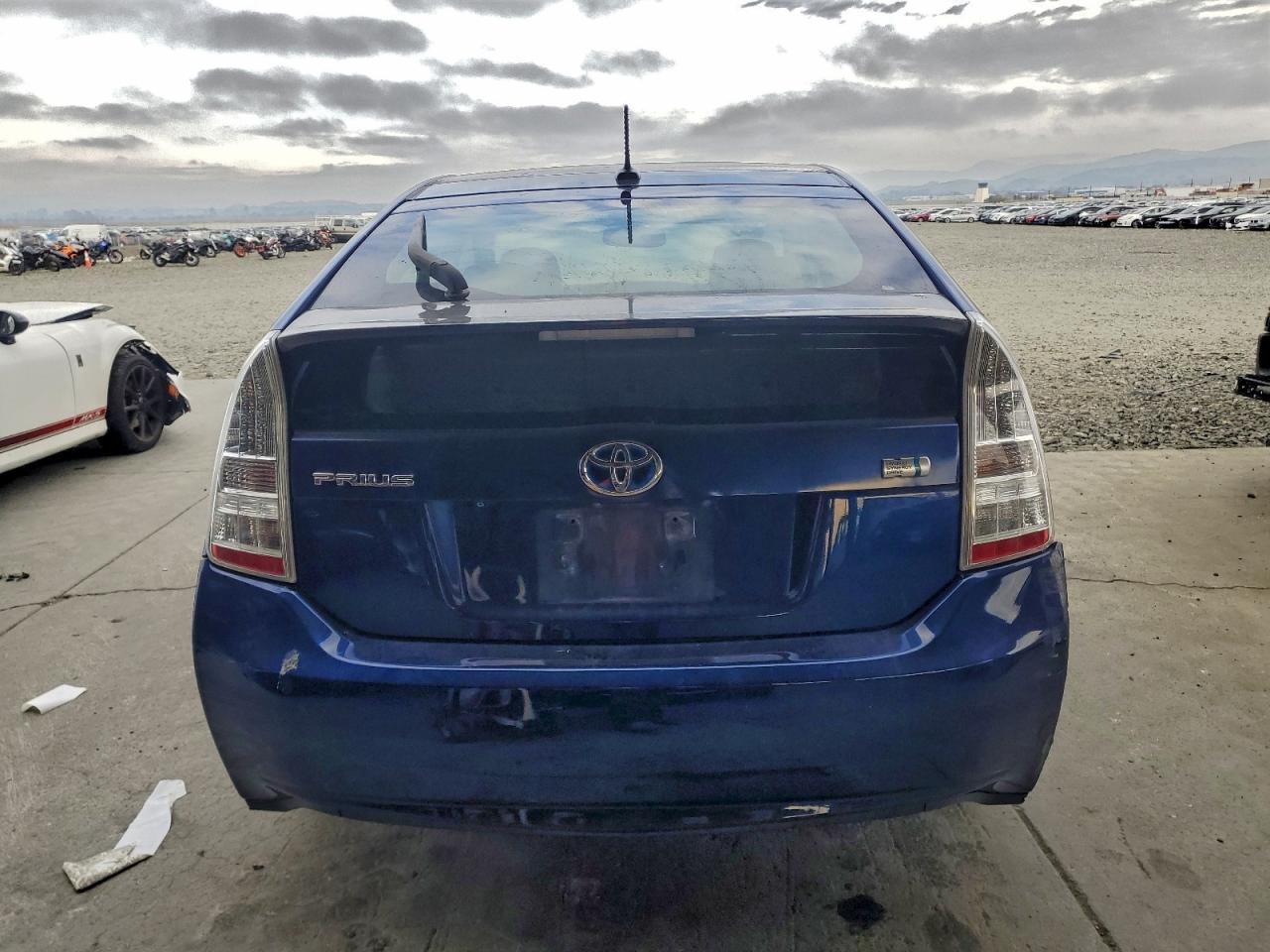 2010 TOYOTA PRIUS photo 6