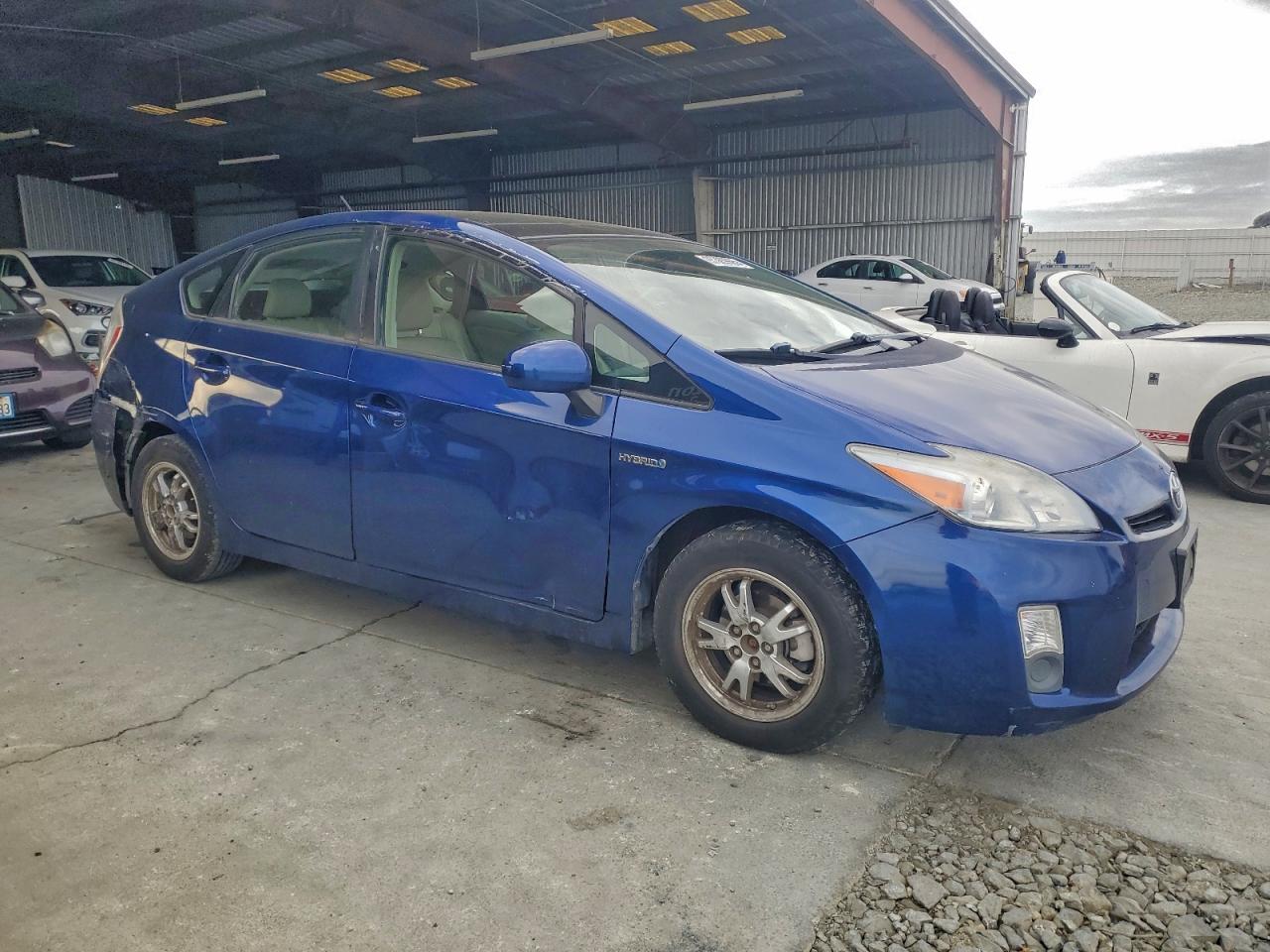 2010 TOYOTA PRIUS photo 4