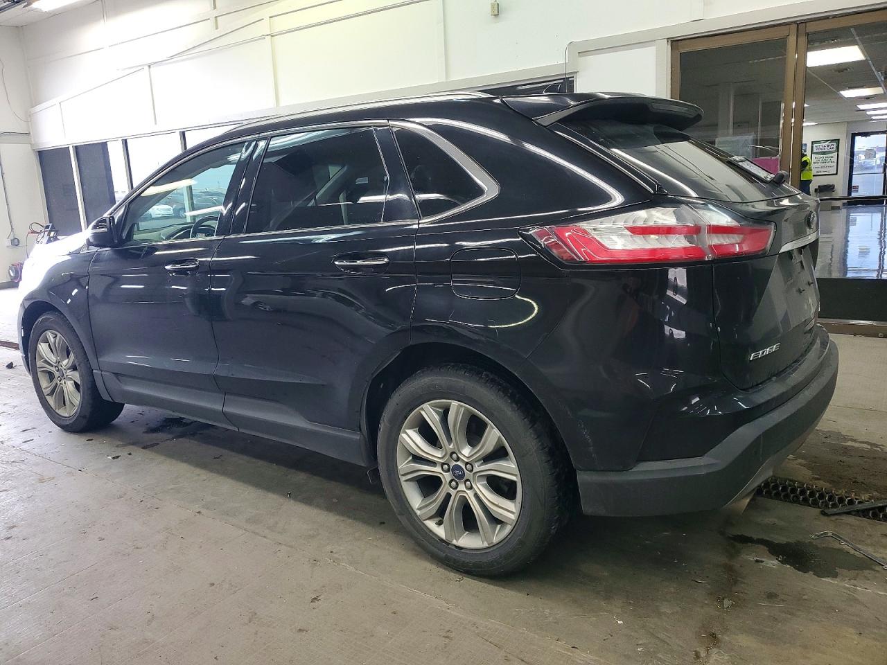2019 FORD EDGE TITANIUM photo 2