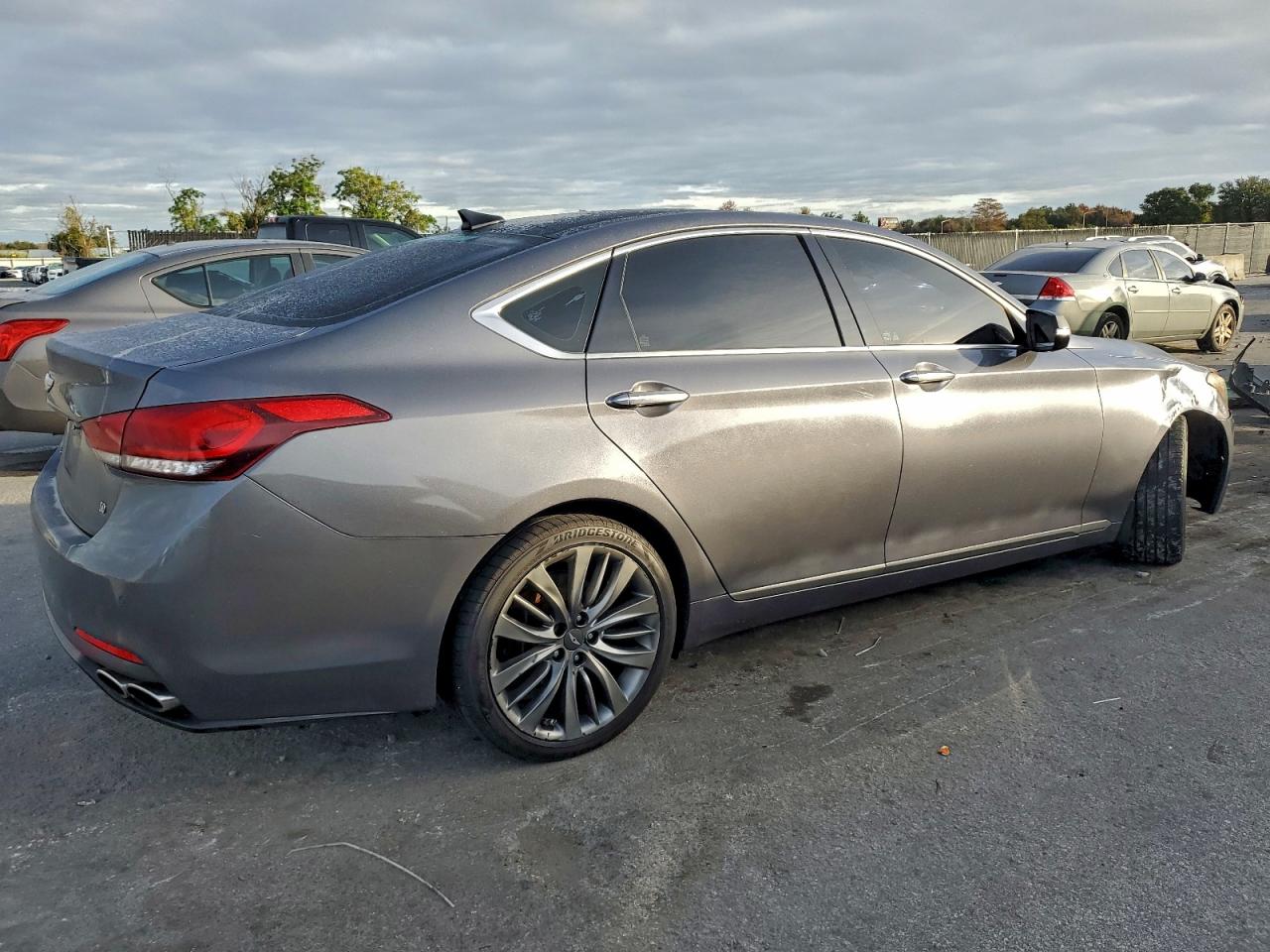 2015 HYUNDAI GENESIS 5.0L photo 3