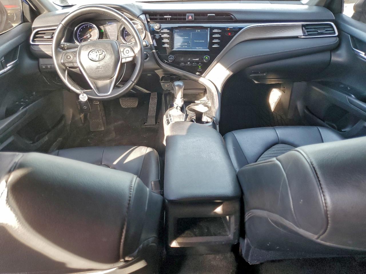 2018 TOYOTA CAMRY L photo 8