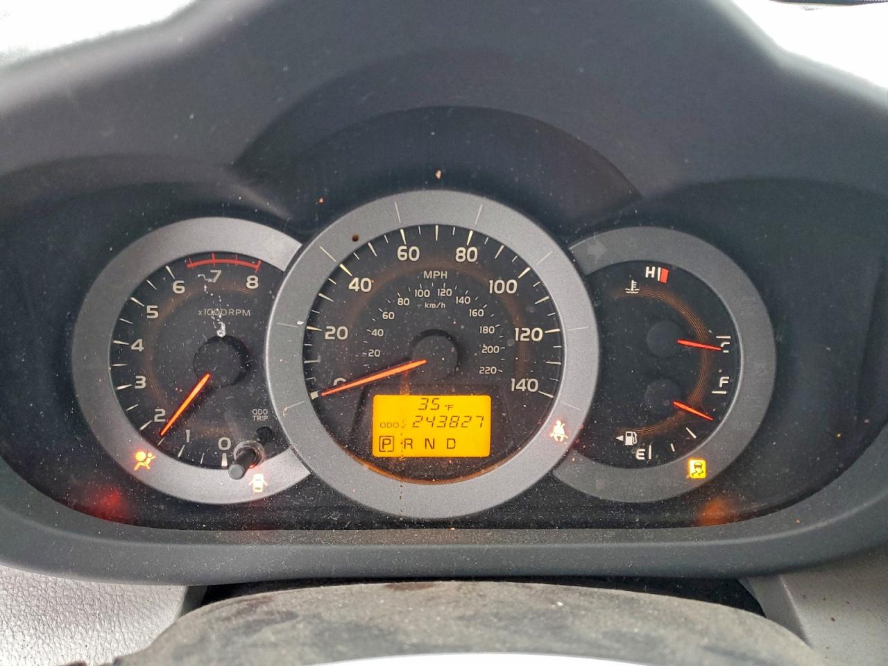 2011 TOYOTA RAV4 photo 25