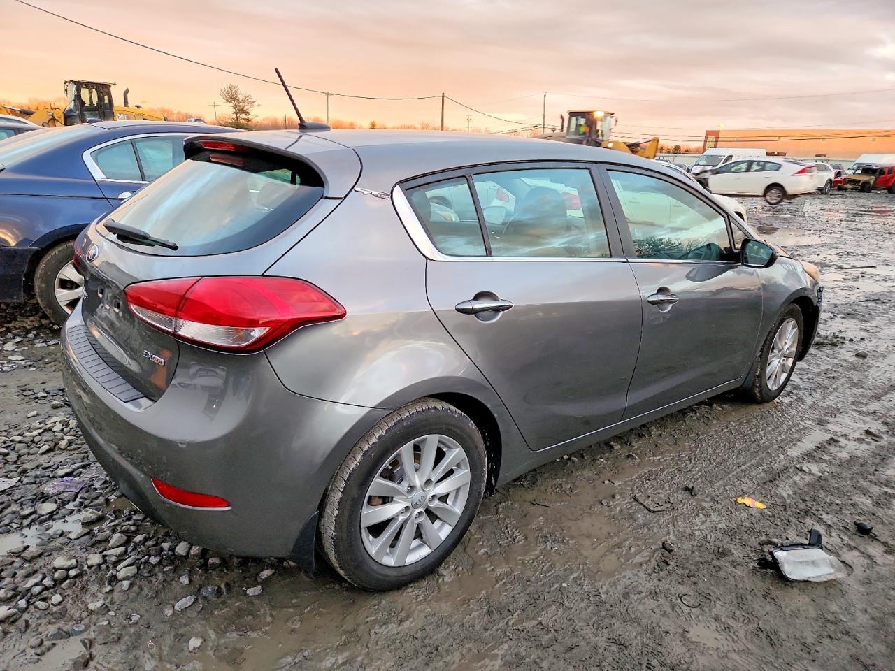 2015 KIA FORTE EX photo 3