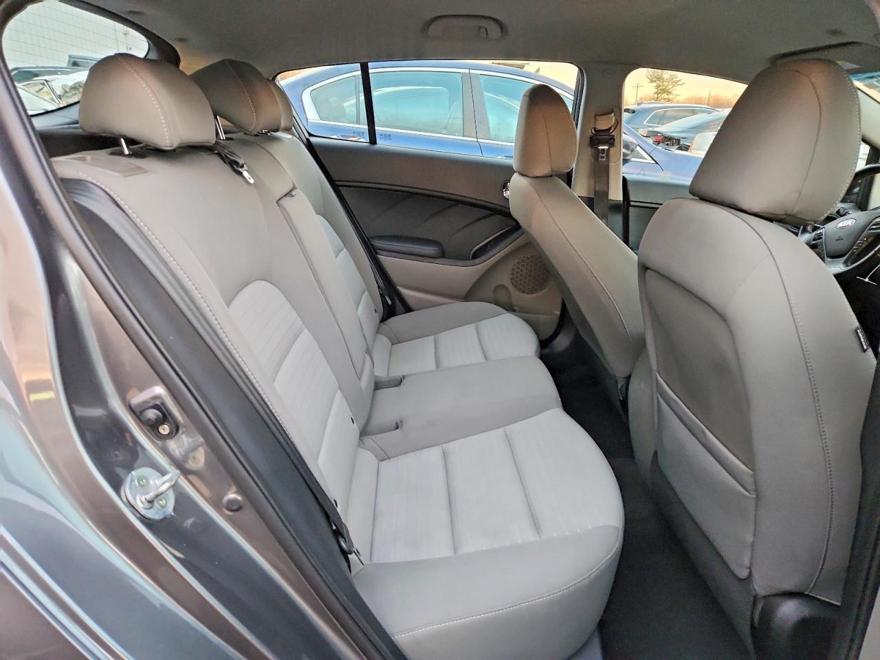 2015 KIA FORTE EX photo 10