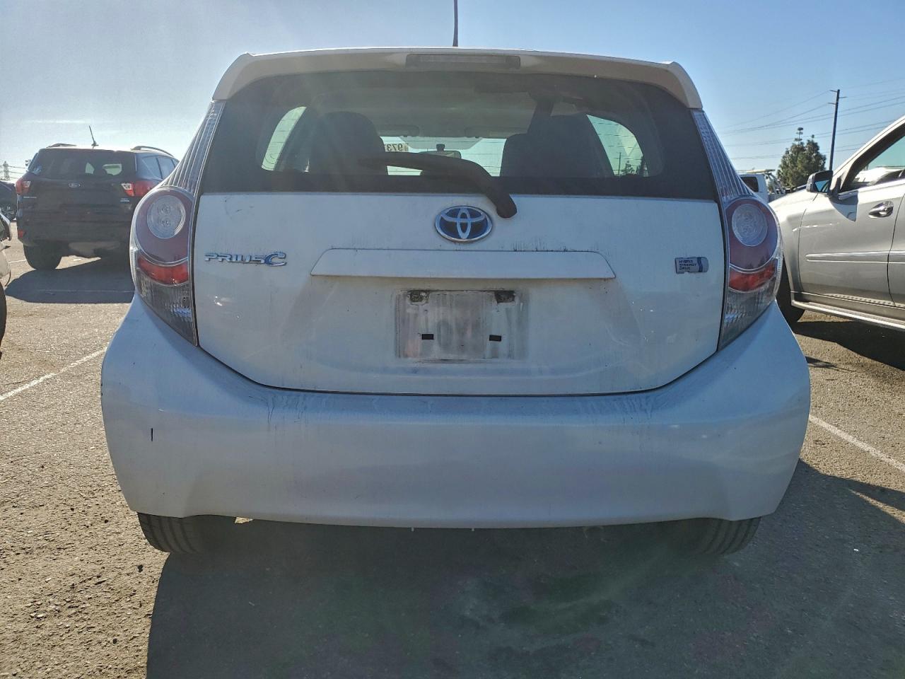 2014 TOYOTA PRIUS C photo 16