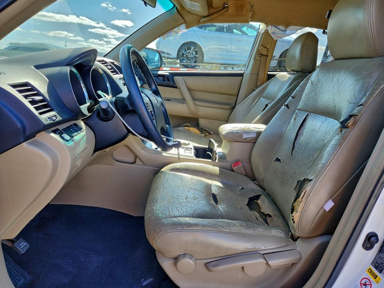 2013 TOYOTA HIGHLANDER BASE photo 7