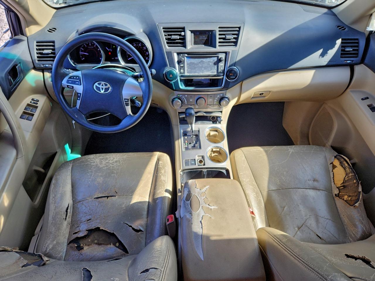 2013 TOYOTA HIGHLANDER BASE photo 8