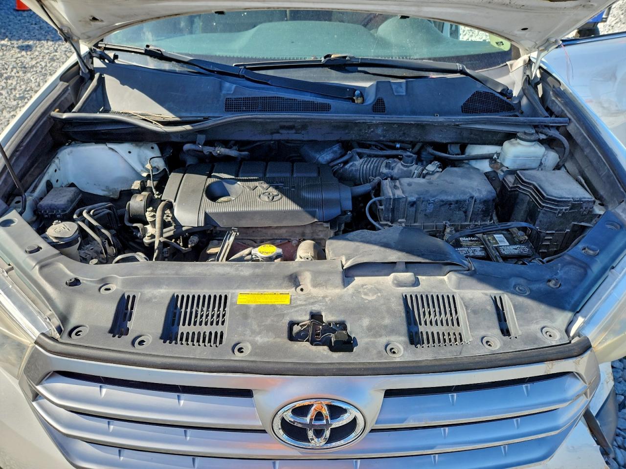 2013 TOYOTA HIGHLANDER BASE photo 12