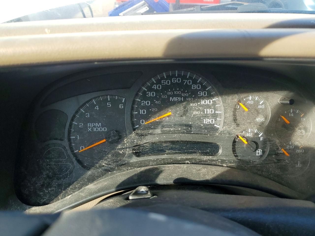 2004 CHEVROLET SUBURBAN K1500 photo 9