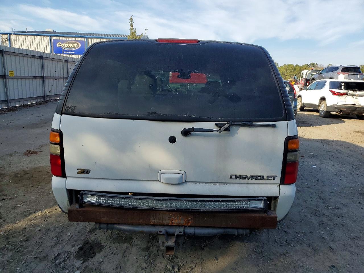 2004 CHEVROLET SUBURBAN K1500 photo 6