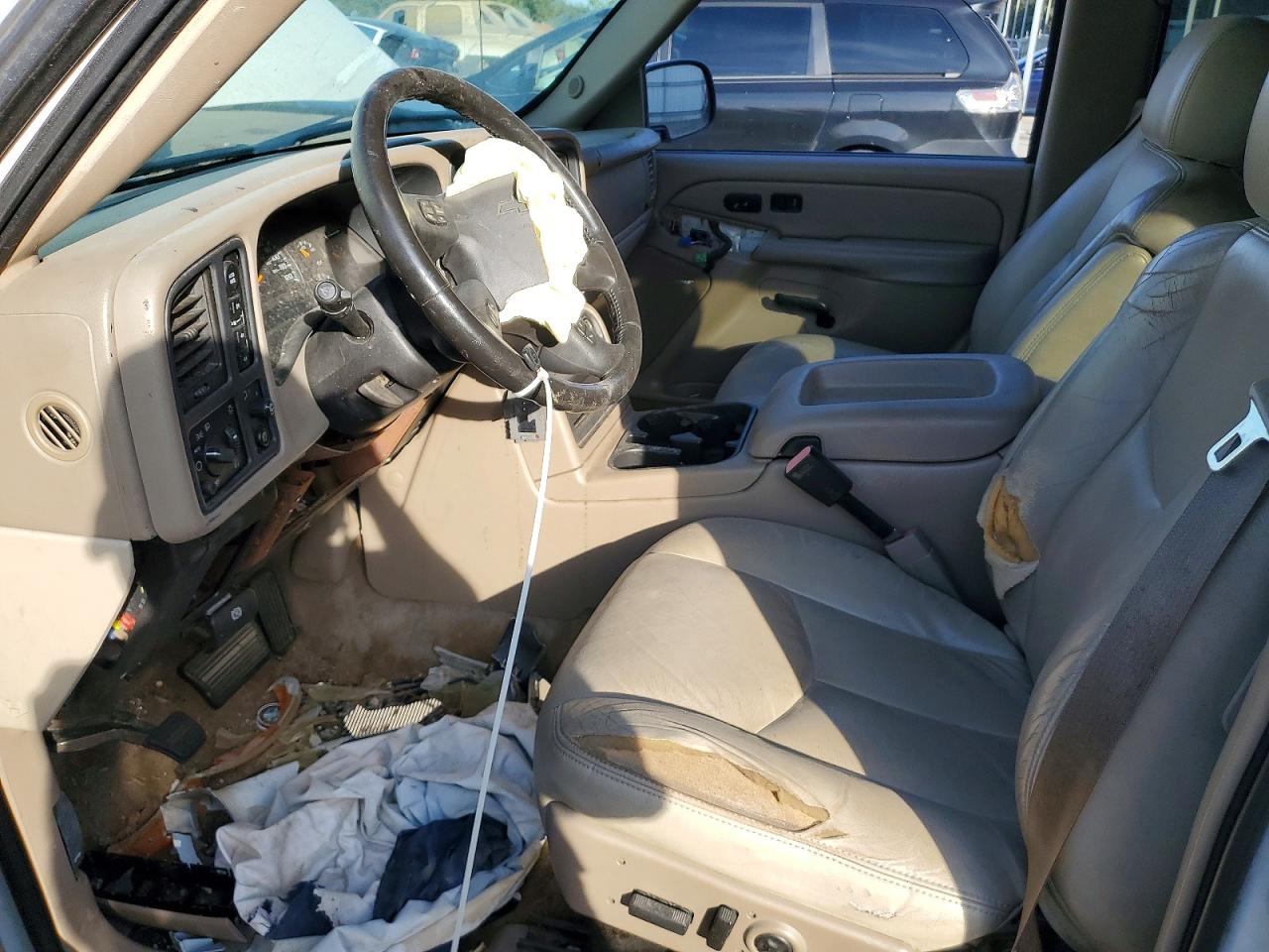 2004 CHEVROLET SUBURBAN K1500 photo 7