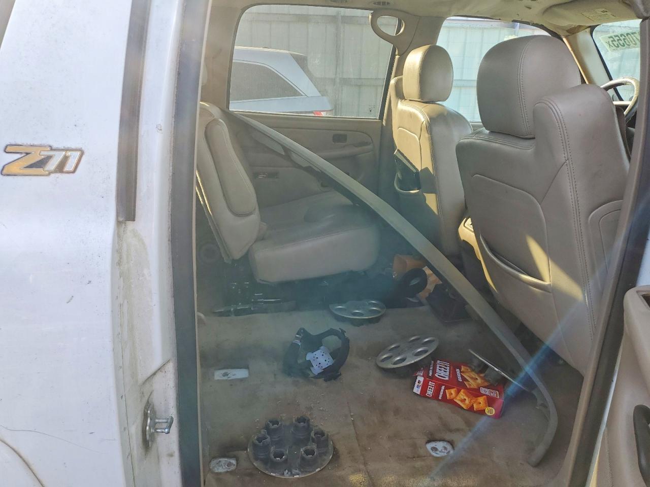 2004 CHEVROLET SUBURBAN K1500 photo 11