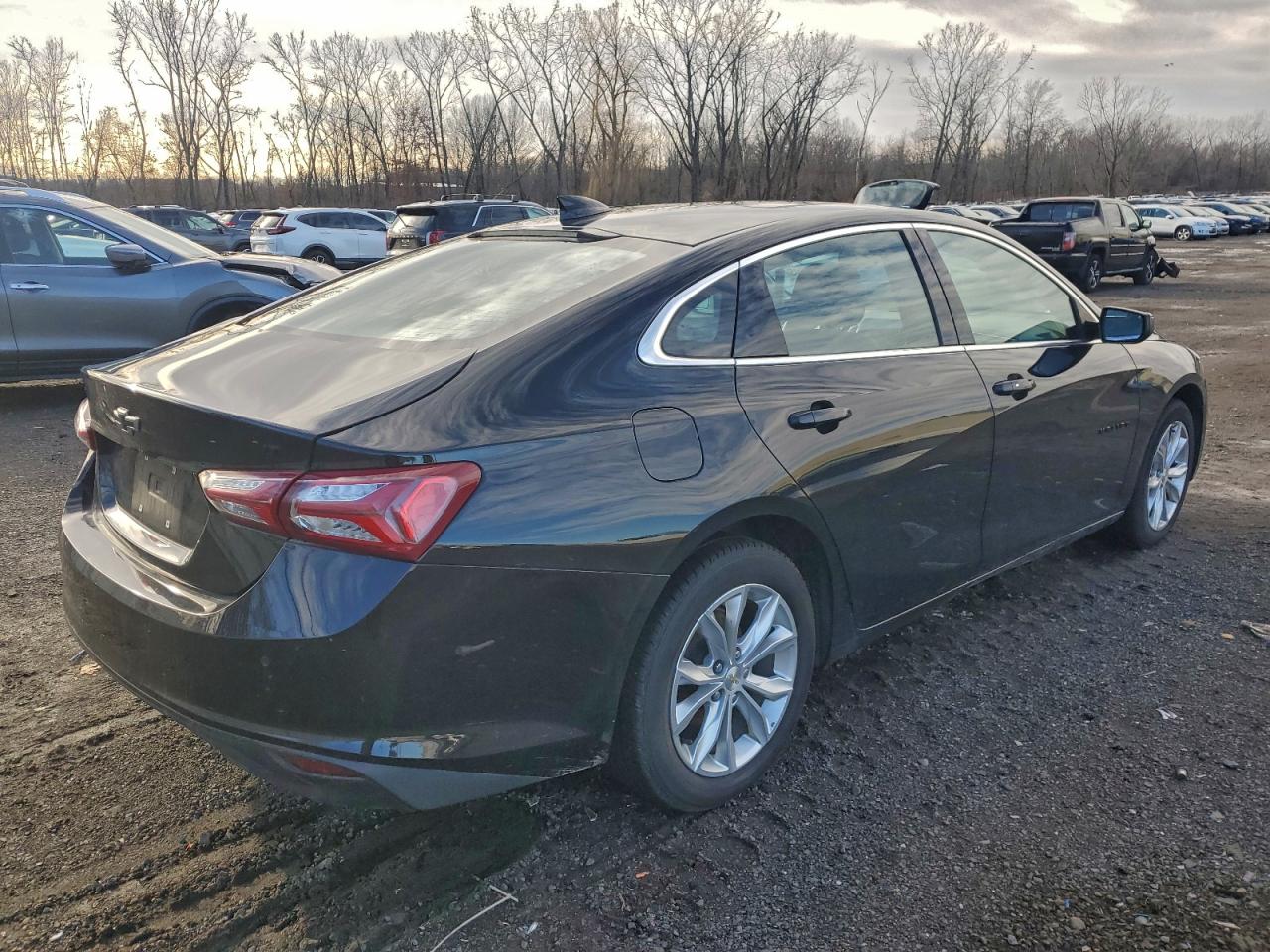 2020 CHEVROLET MALIBU LT photo 3