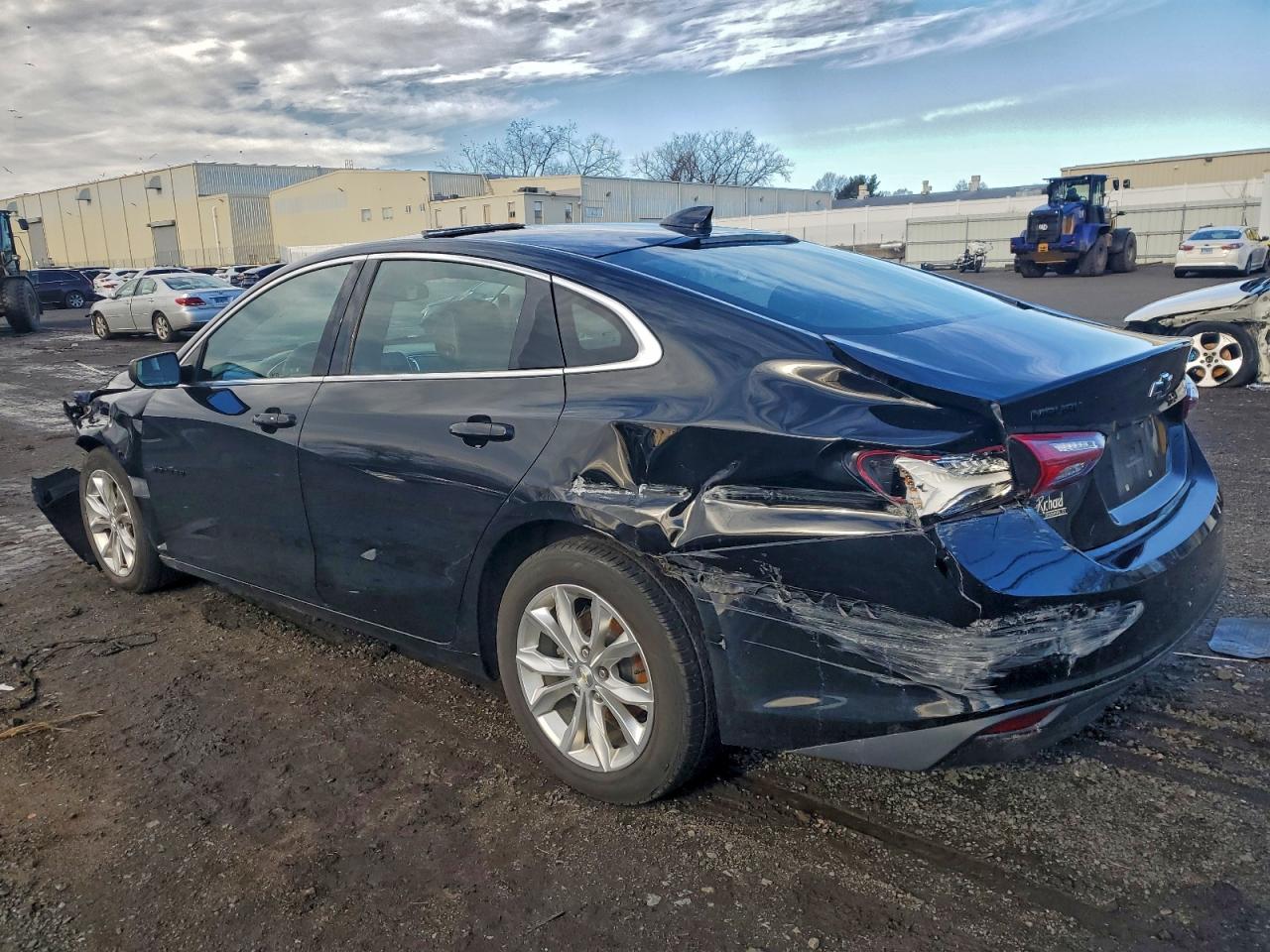 2020 CHEVROLET MALIBU LT photo 2