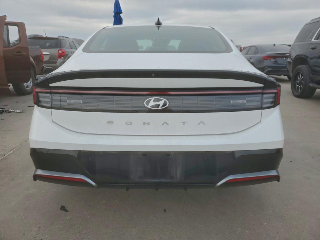 2024 HYUNDAI SONATA SEL photo 6