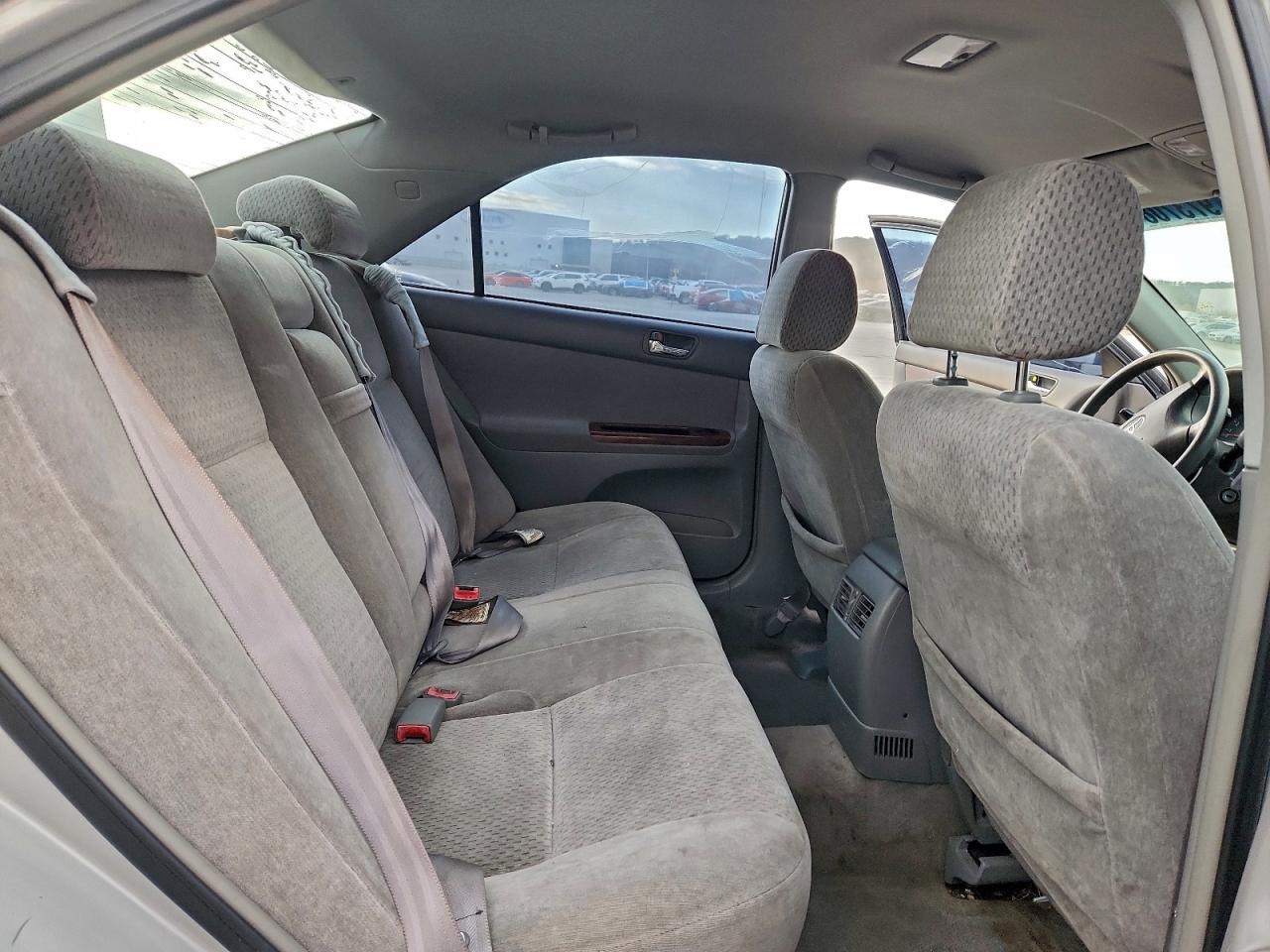 2002 TOYOTA CAMRY LE photo 10