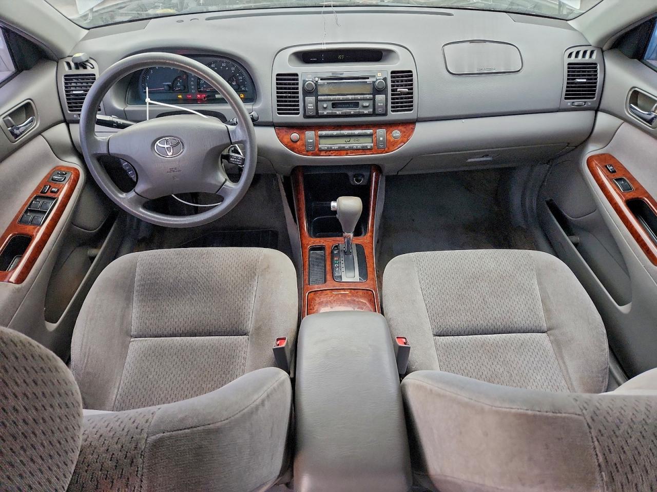 2002 TOYOTA CAMRY LE photo 8