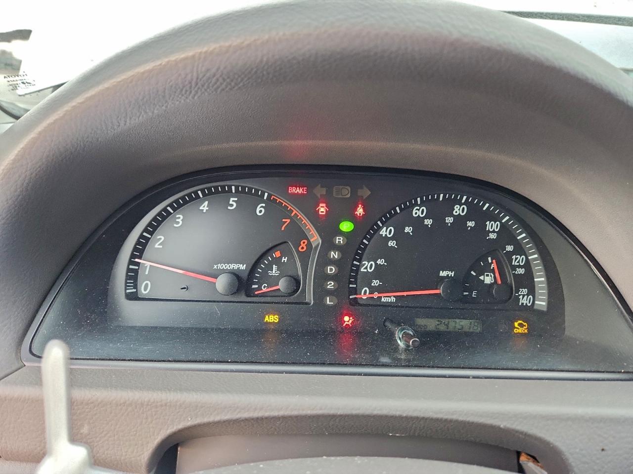 2002 TOYOTA CAMRY LE photo 9